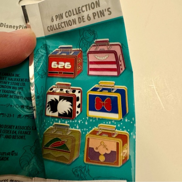 Disney Pin - Cheshire Cat Lunchbox. 2022 Magical Mystery Pin Series 20. - Picture 6 of 6